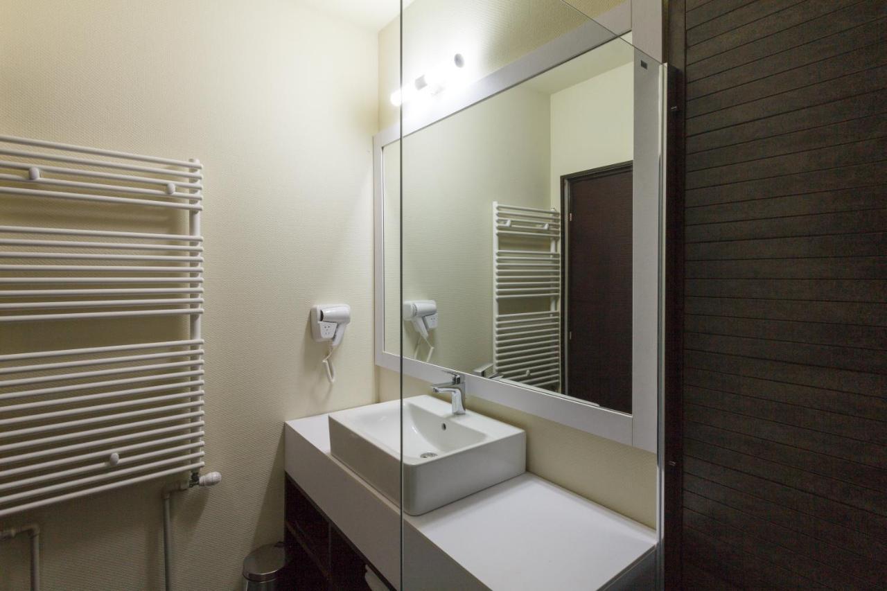 Ymy Hotels Targu Jiu Exterior photo
