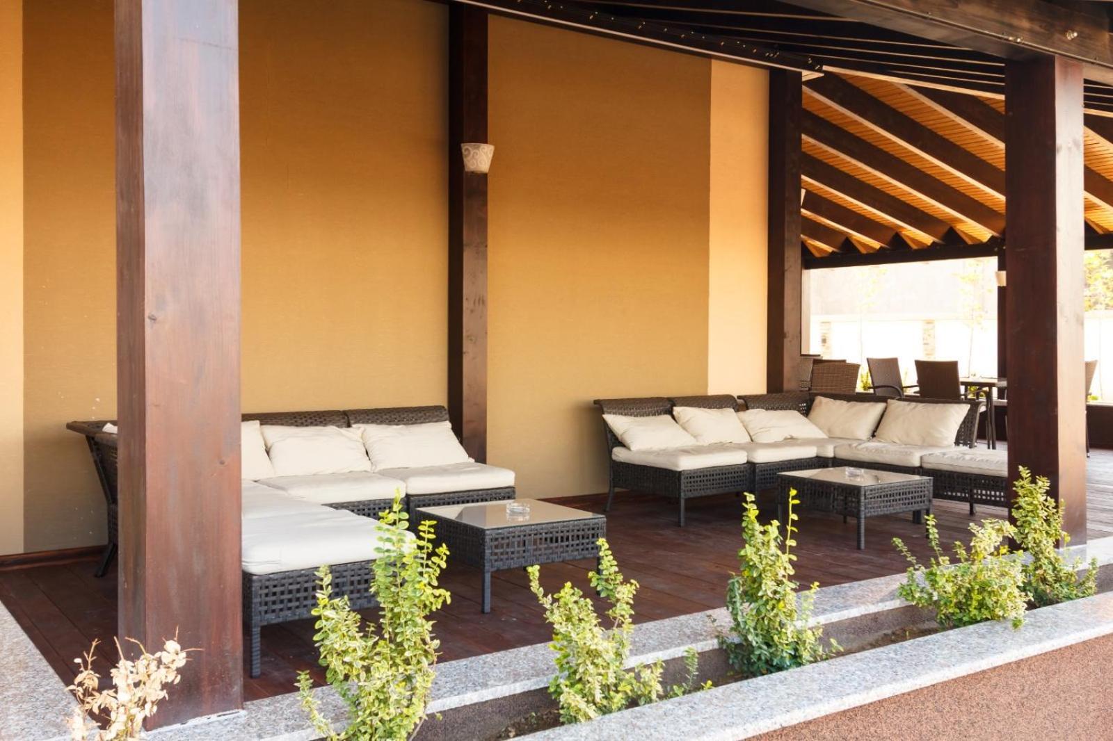 Ymy Hotels Targu Jiu Exterior photo