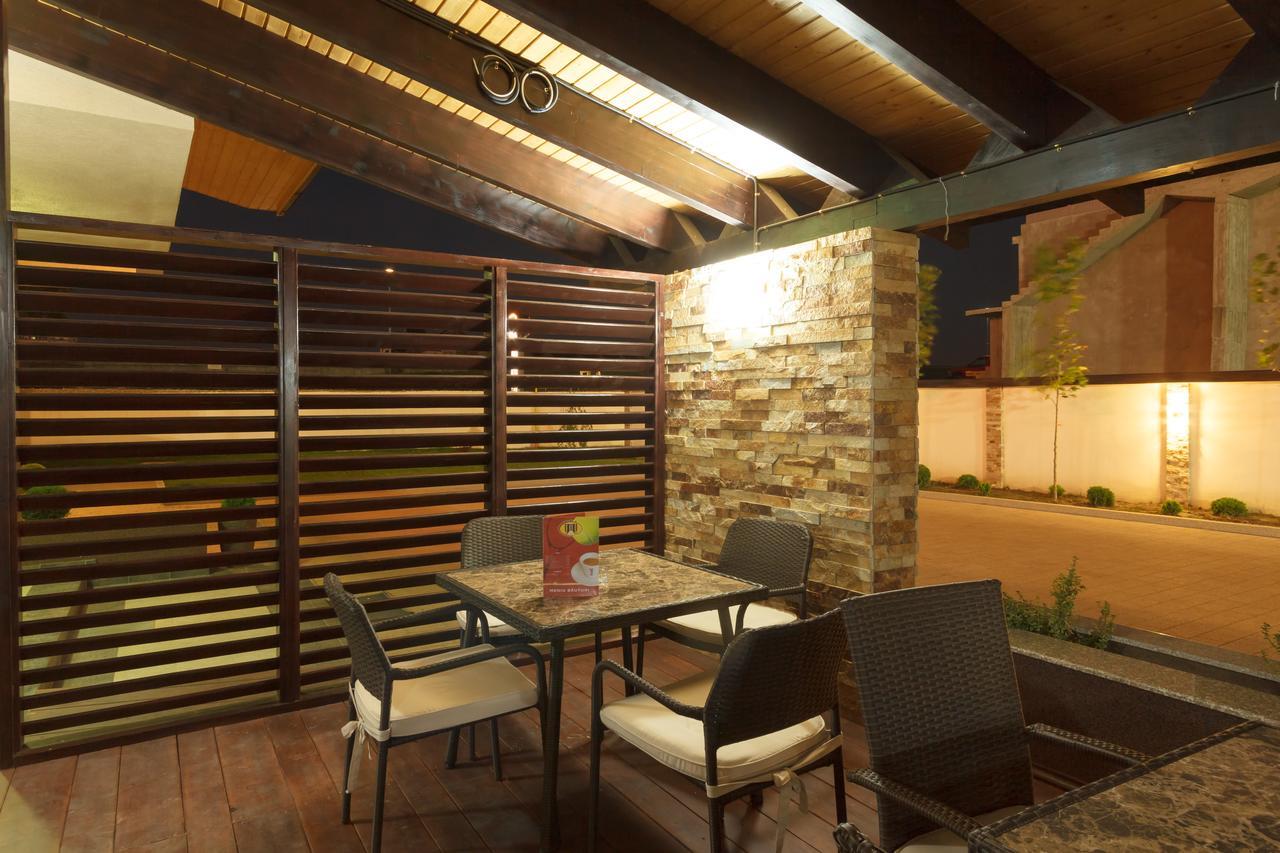 Ymy Hotels Targu Jiu Exterior photo