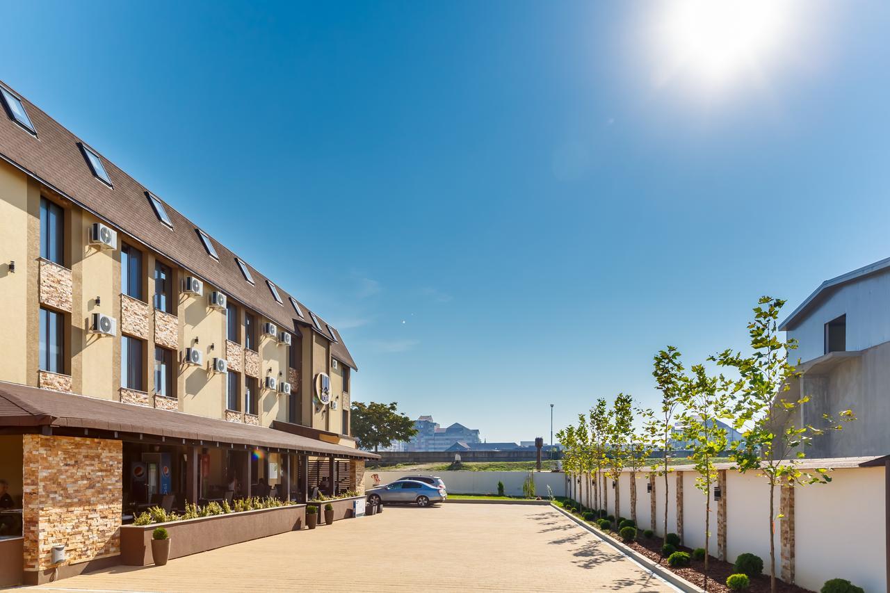 Ymy Hotels Targu Jiu Exterior photo