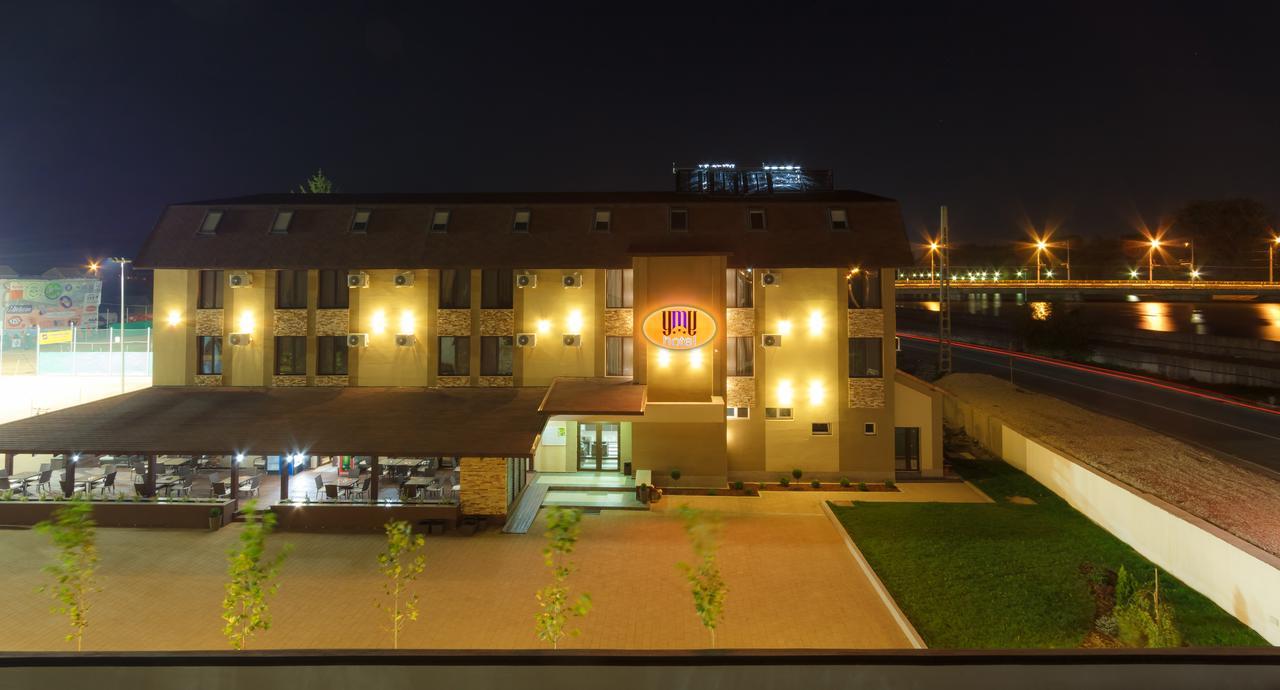 Ymy Hotels Targu Jiu Exterior photo